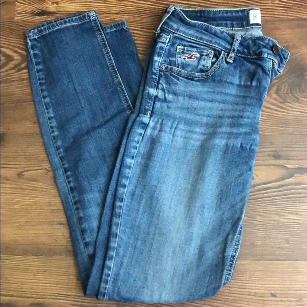 Hollister jeans 👖 slightly faded